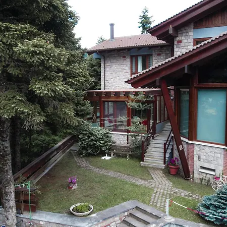 Nyaraló Cliffside Retreat Pávliani